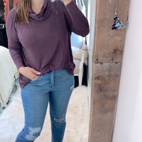 Cabi burgundy turtleneck top size small - Picture 1 of 7